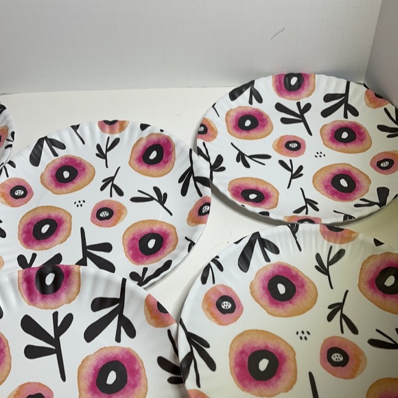 Posies Melamine Plates & Napkin Set - Picture 3 of 6